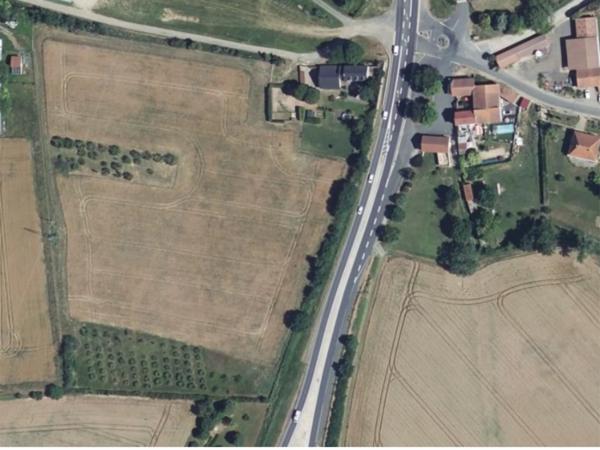 Immobilier Aigueperse (63260) – Terrain 25516m2 – 107 500 €
