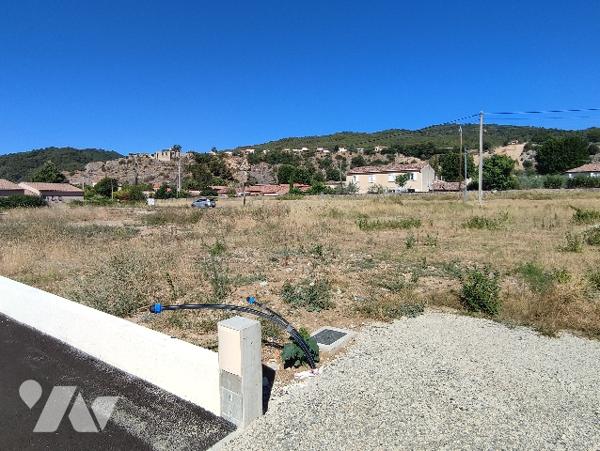Terrain constructible 897 m²