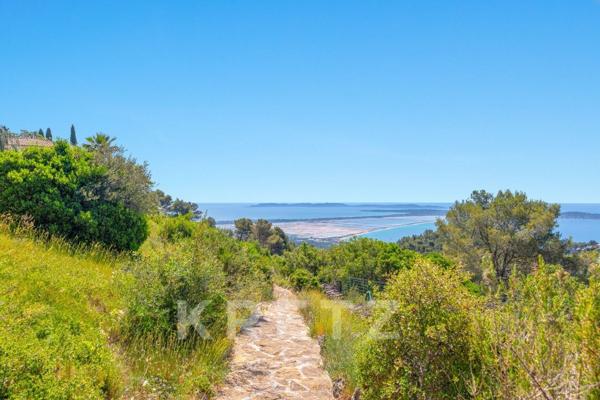 Exclusivité - Carqueiranne – La Californie - Villa 300 m2 - Fort potentiel