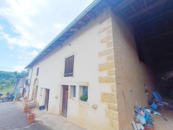 Jolie Maison de village d'une surface habitable de 122 m2 sur terrain clos de 472 m2