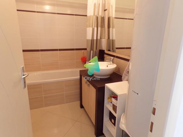 Appartement T3 Dans les Bas de Saint Pierre la Mer
