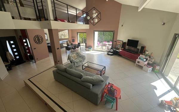 Maison à vendre    5 pièces •  Châtillon-en-Michaille