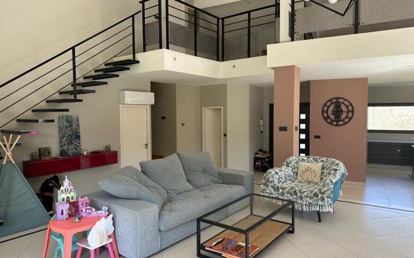 Maison à vendre    5 pièces •  Châtillon-en-Michaille