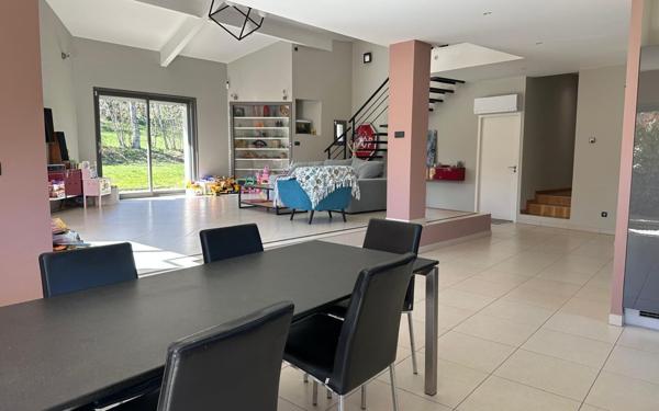 Maison à vendre    5 pièces •  Châtillon-en-Michaille