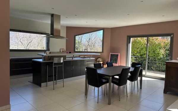 Maison à vendre    5 pièces •  Châtillon-en-Michaille