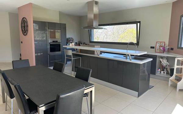 Maison à vendre    5 pièces •  Châtillon-en-Michaille