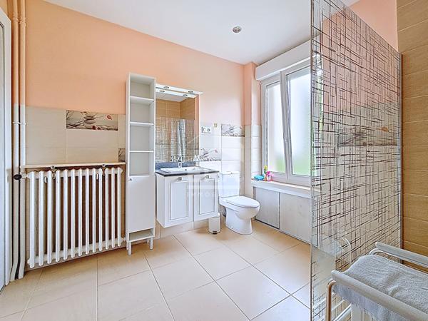 Maison Mont Saint Martin 6 pièce(s) 120 m2