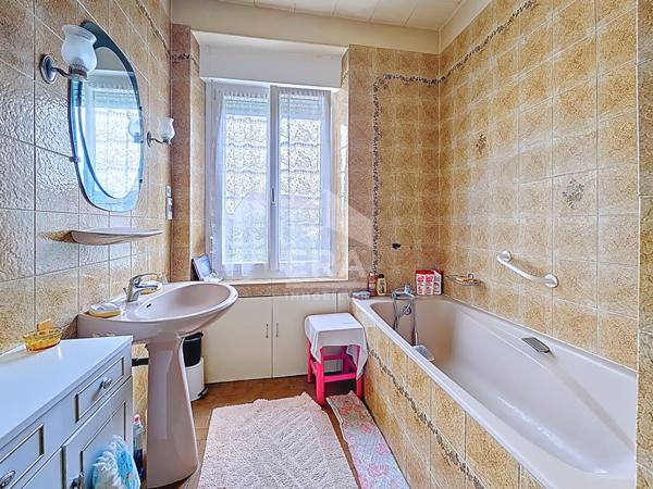 Maison Mont Saint Martin 6 pièce(s) 120 m2