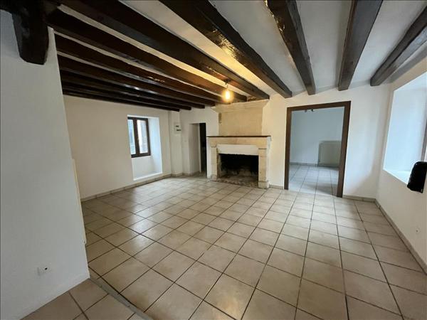 Maison à louer 470 € CC MOUZAY 3 p 83 m² DPE E