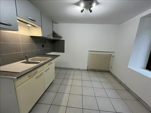 Maison à louer 470 € CC MOUZAY 3 p 83 m² DPE E