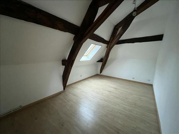 Maison à louer 470 € CC MOUZAY 3 p 83 m² DPE E