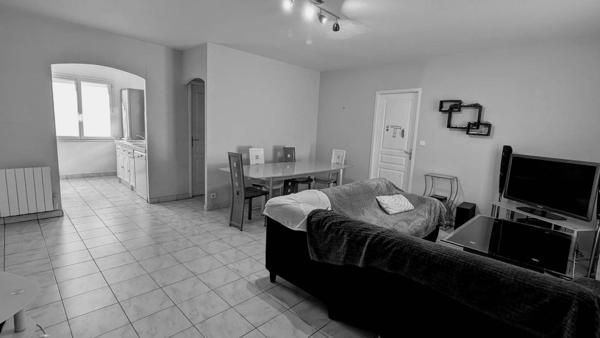 Maison de Plain-Pied 3 Chambres – Environnement calme et proche de tout