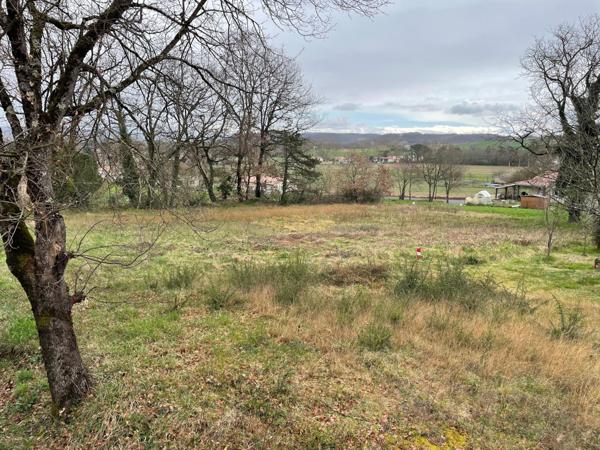 Terrain à bâtir. vue dégagée