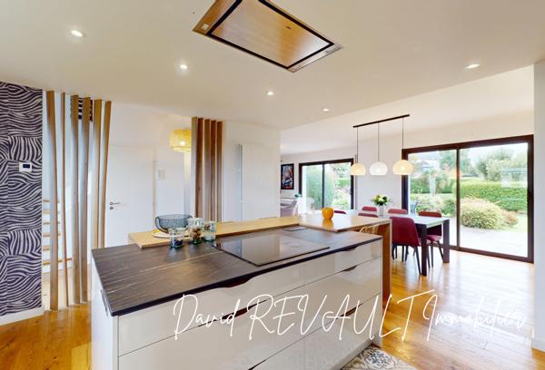 Maison Elven 7 pièce(s) 180 m2-Élégance contemporaine au coeur d'Elven, à 15 minutes de Vannes