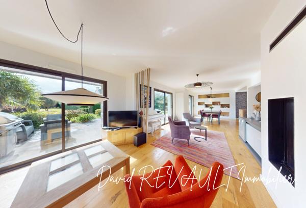 Maison Elven 7 pièce(s) 180 m2-Élégance contemporaine au coeur d'Elven, à 15 minutes de Vannes
