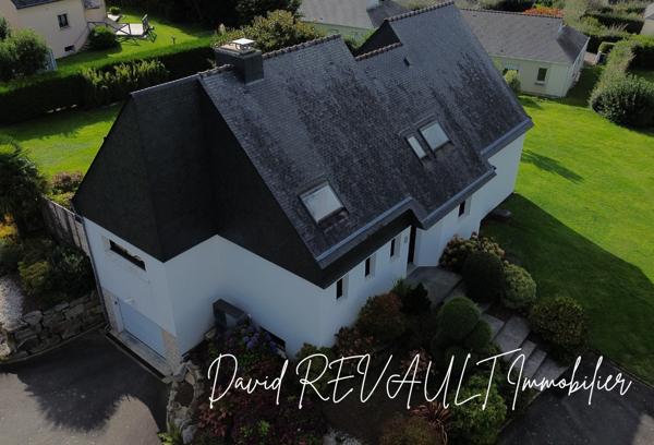 Maison Elven 7 pièce(s) 180 m2-Élégance contemporaine au coeur d'Elven, à 15 minutes de Vannes