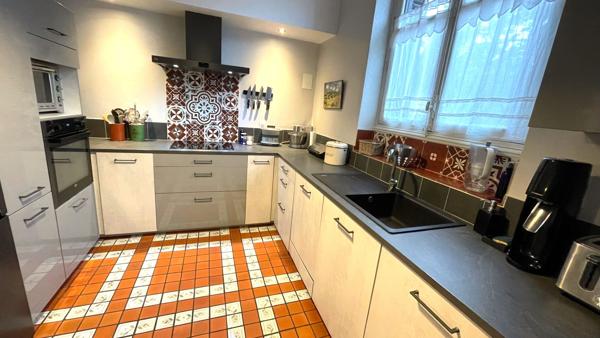 Maison 8 pièces 232.1 m2