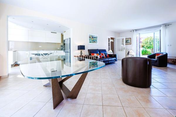 Maison 13009 / Piscine / Garage