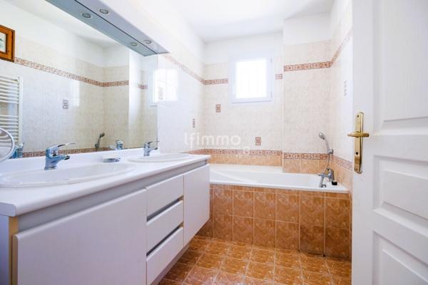 Maison 13009 / Piscine / Garage