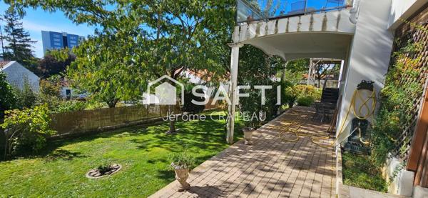 Les Robretières : Maison familiale avec 4 chambres et 2 garages.