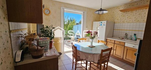 Les Robretières : Maison familiale avec 4 chambres et 2 garages.