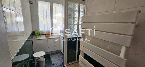 Les Robretières : Maison familiale avec 4 chambres et 2 garages.