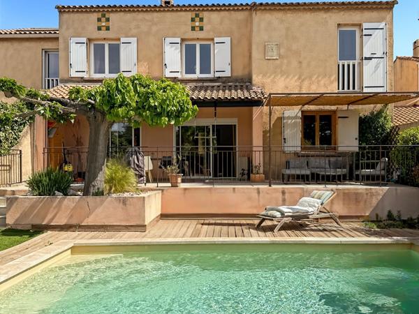 Maison Bouc Bel Air 5 chambres piscine garage proche commodités : arrêts de bus et village
