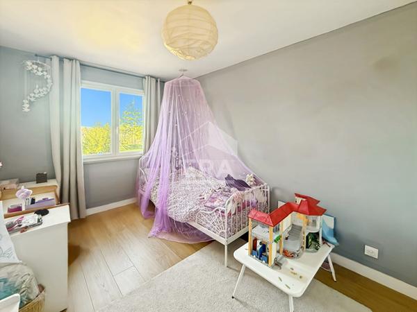 Maison Bouc Bel Air 5 chambres piscine garage proche commodités : arrêts de bus et village