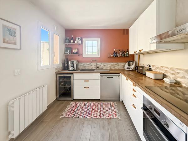 Maison Bouc Bel Air 5 chambres piscine garage proche commodités : arrêts de bus et village