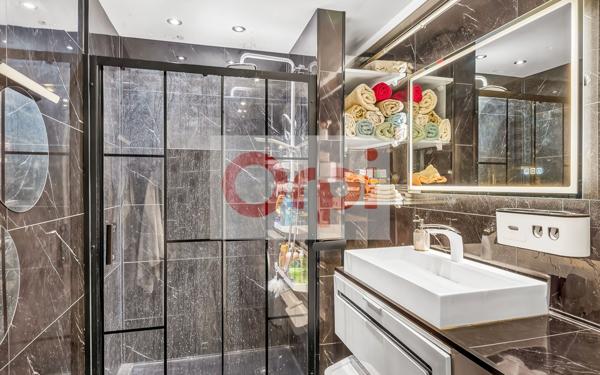 Appartement à vendre    3 pièces • 66 m2 Nice