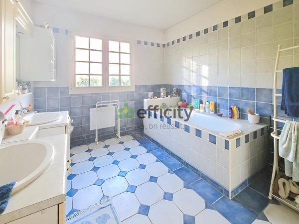 Maison 6 pièces - 160 m² Exclusivité efficity