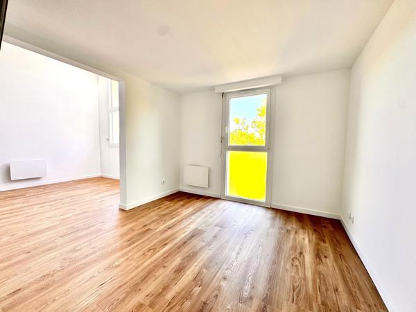 Éguilles (13510) Éguilles – Centre du village – Duplex T3/4 rénové – Dernier étage