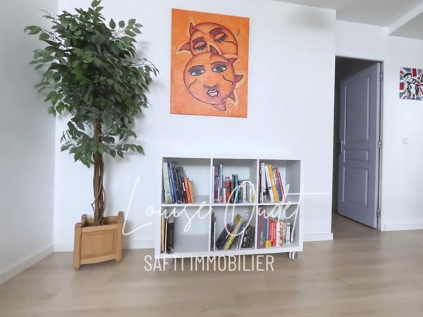 Une maison rare, qui allie charme, volumes et confort pour une vie de famille sereine.