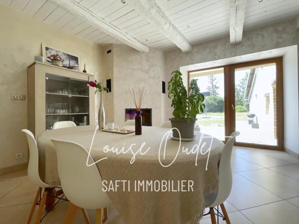 Une maison rare, qui allie charme, volumes et confort pour une vie de famille sereine.
