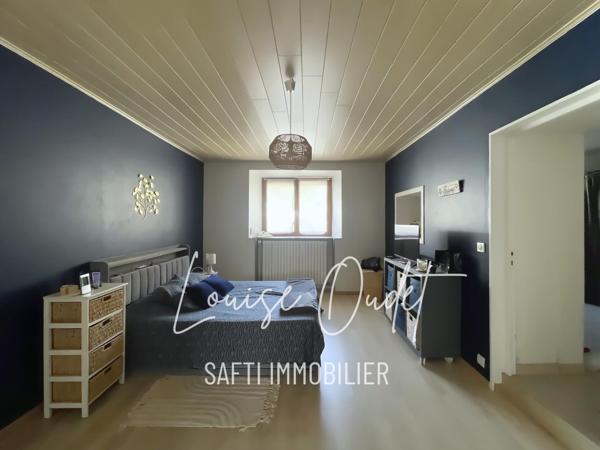 Une maison rare, qui allie charme, volumes et confort pour une vie de famille sereine.