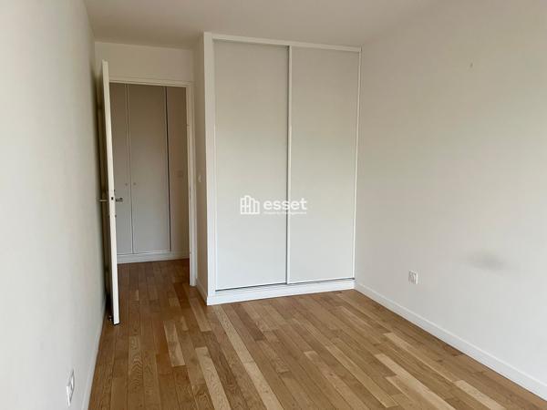 Location Appartement 4 pièces 87.2 m² - Saint-ouen 93400