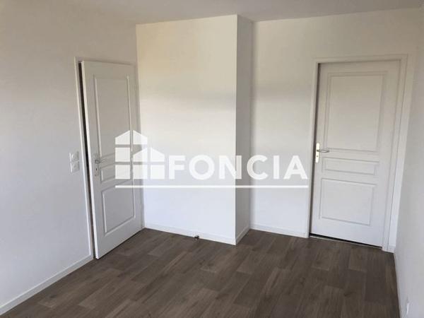 Location Appartement 2 pièces 48.4 m² - 85 RUE ABELARD Lille 59000