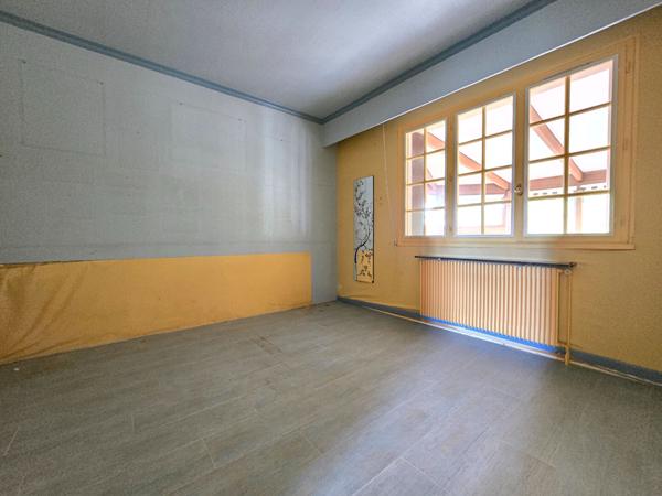 Maison T4 avec véranda au coeur d'un jardin  luxuriant