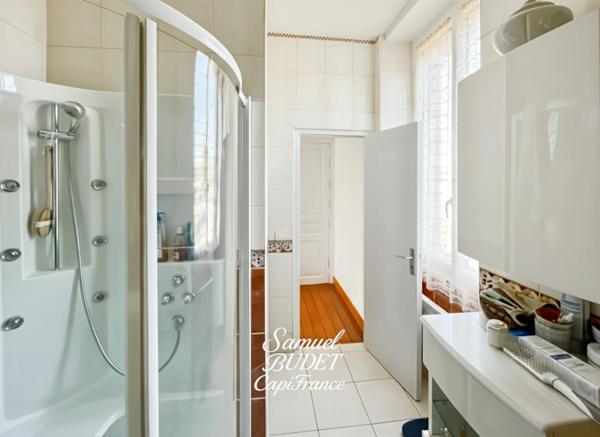 Poussez la porte : ici, l’histoire se mêle à la vie de tous les jours.