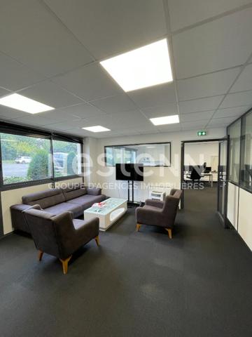 A louer Bureaux Vannes est - accès facile RN 165 - superficie de 107m²