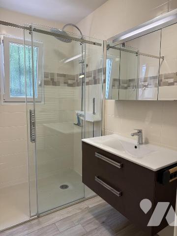 Maison traditionnelle contemporaine