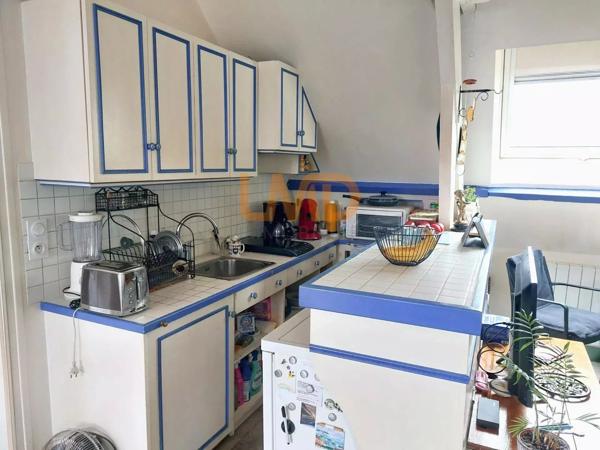 Avon, appartement avec grande terrasse, cave et parking