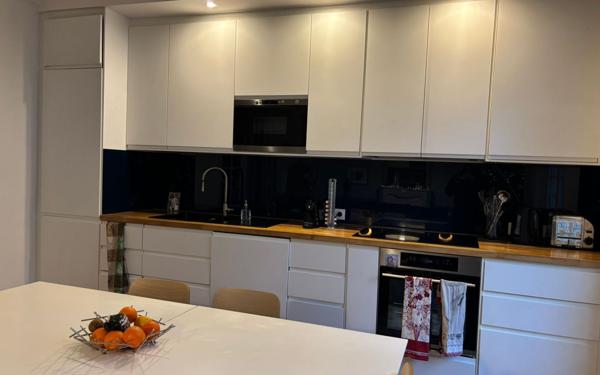 Appartement à louer    3 pièces • 64,75 m2 Paris 19