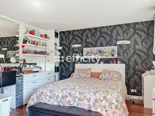 Maison 7 pièces - 240 m²