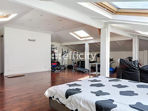 Maison 7 pièces - 240 m²