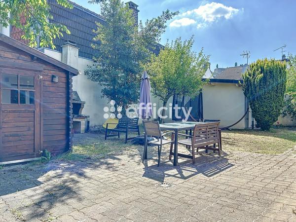 Maison 7 pièces - 240 m²