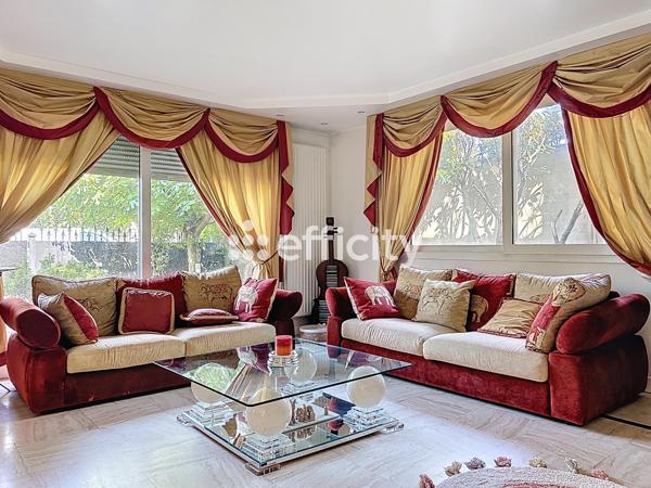 Maison 7 pièces - 240 m²