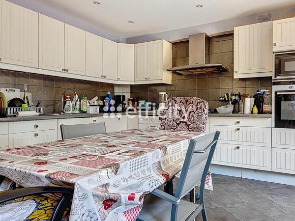 Maison 7 pièces - 240 m²