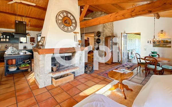 Maison à vendre    6 pièces • 170,33 m2 Banne