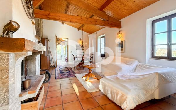 Maison à vendre    6 pièces • 170,33 m2 Banne